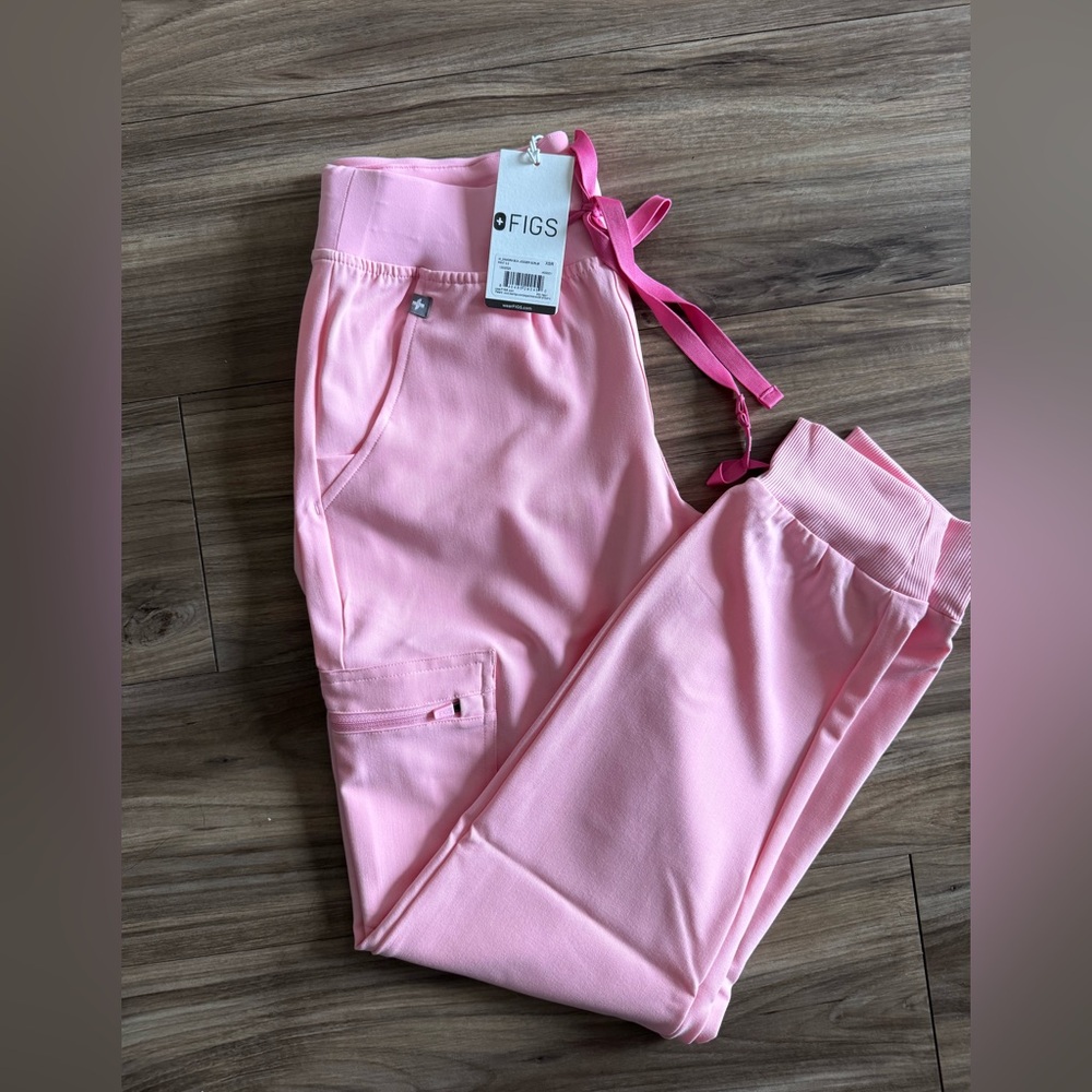 NWT: Figs- Fight Club Pink; Zamora Jogger Scrub Pants •size: XS-R•